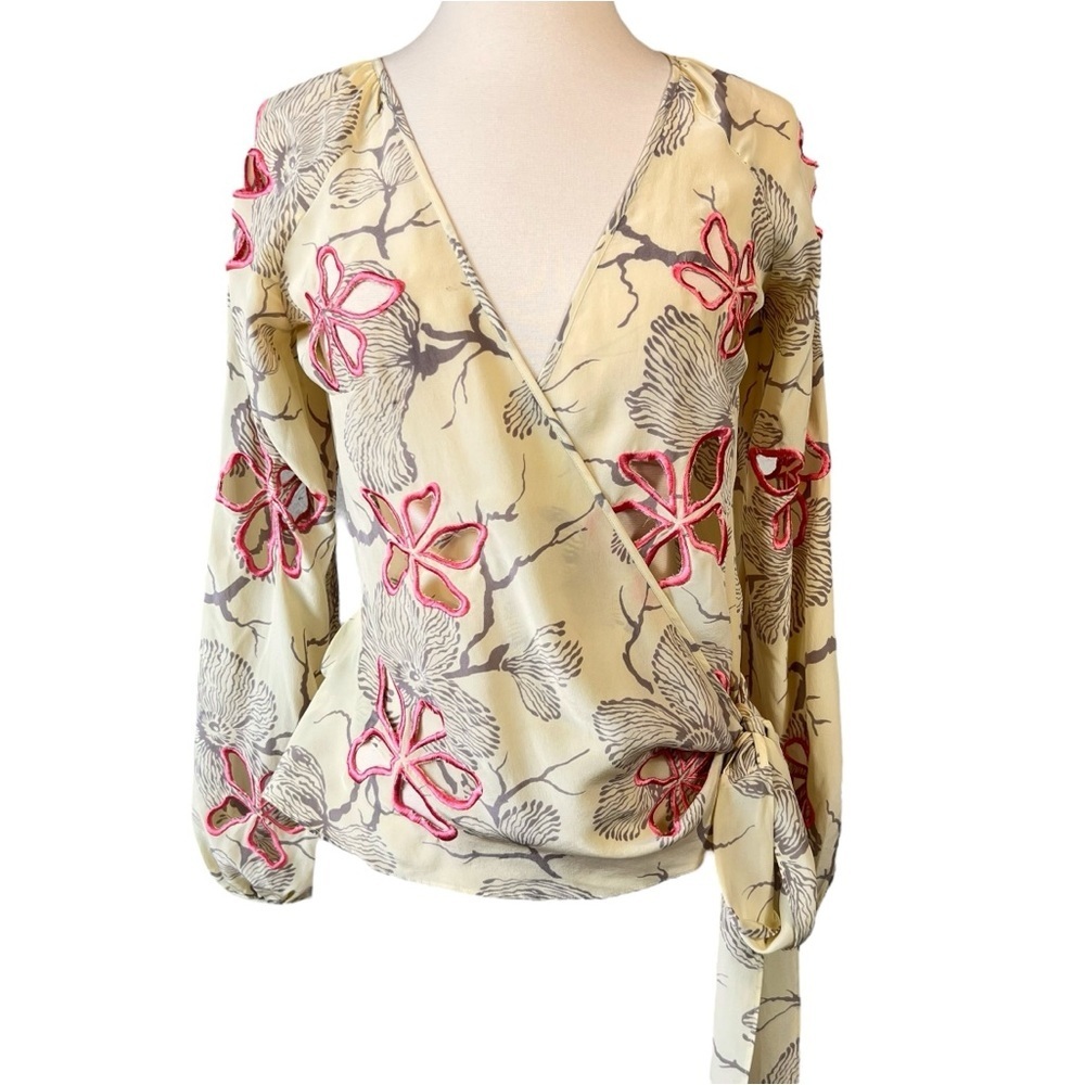 Vintage Lillie Rubin 100% Silk Wrap Top w/ Embroidered Cut Out Flowers